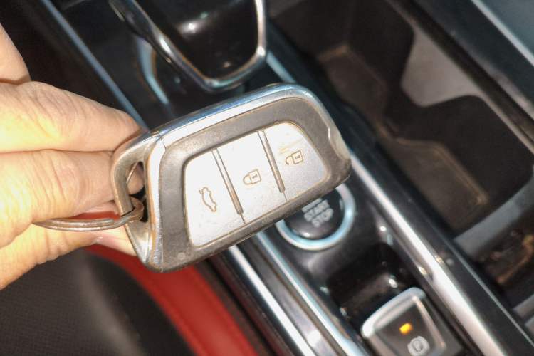 Used SOL X8 2021 300T DCT Luxury Smart Connect Edition 5 Seats
