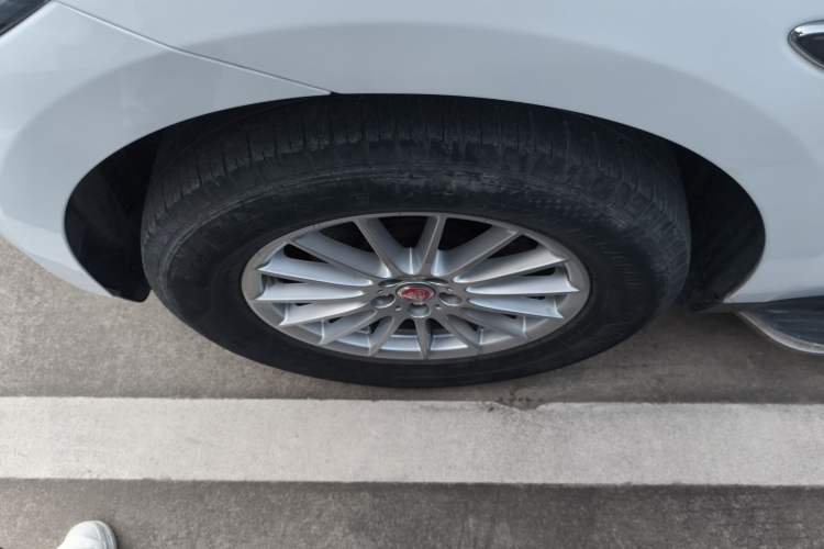 Used Jaguar F-PACE 2018 2.0T Two-Wheel Drive Urban Deluxe Edition
