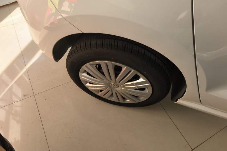 Used Volkswagen Polo 2016 1.6L Automatic Comfort Model
