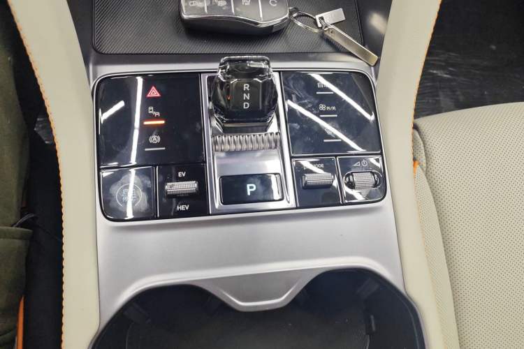 Used BYD Song PLUS New Energy 2024 HONOR Edition DM-i 150km Flagship PLUS
