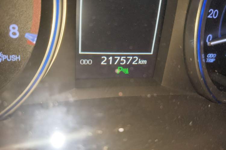 Used Toyota Highlander 2018 2.0T Two-Wheel-Drive Luxury Edition 7 Seats Emission Standard China V
