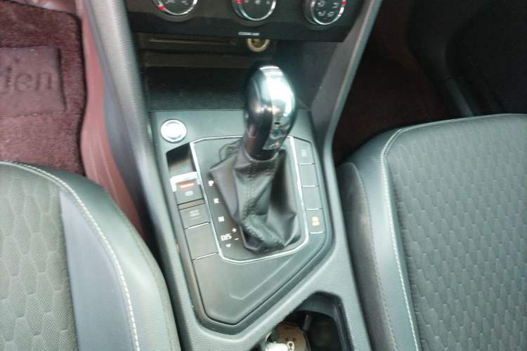 Used Volkswagen Tiguan L 2017 330TSI Automatic Two-Wheel Drive Luxury Edition
