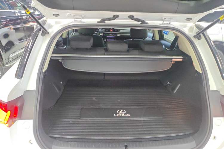 Used Lexus CT 2017 CT200h Elite Edition Solid Color China V Standard
