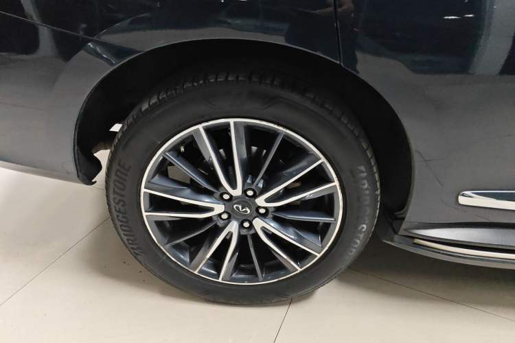 Used Infiniti QX60 2016 2.5 S/C Hybrid Two-Wheel-Drive Excellence Edition China V Standard
