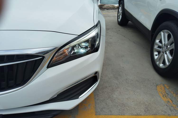 Used Buick Verano 2018 Sedan 20T Dual-Clutch Leading Model
