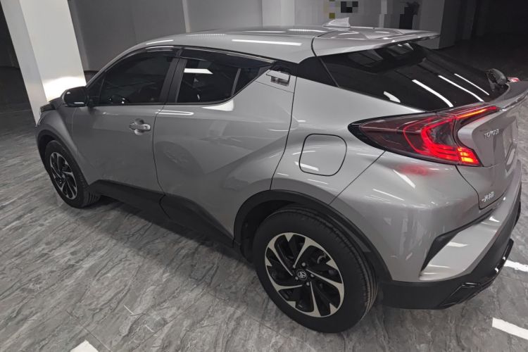 Used Toyota IZOA 2020 2.0L Yichi Version
