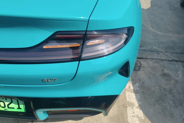 Used Xiaomi Auto SU7 2024 Rear-Drive Long-Range Intelligent Driving Version
