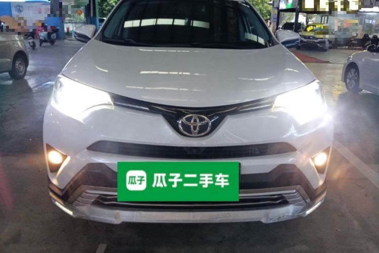 Used Toyota RAV4 2016 2.0L CVT Two-Wheel Drive Fashion Edition China V Standard
