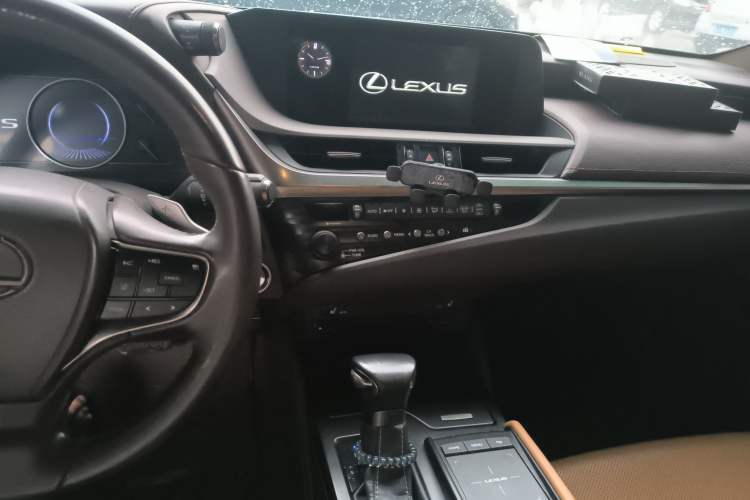 Used Lexus ES 2018 200 Excellence Edition China V Standard
