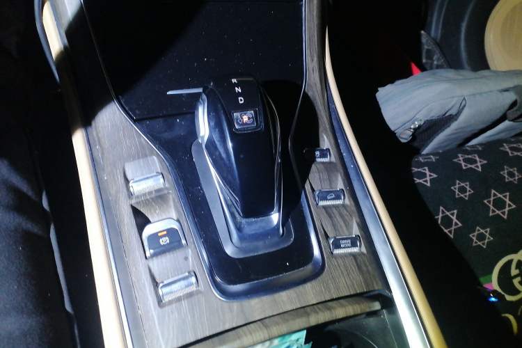 Used  E5 2024 Honor Edition 100KM Deluxe 7-Seater