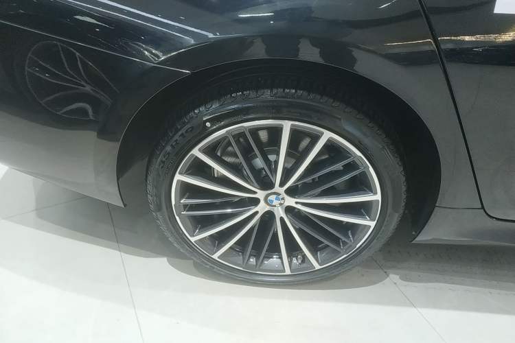 Used BMW 5 Series 2022 Second Facelift 530Li Leading Edition M Sport Package
