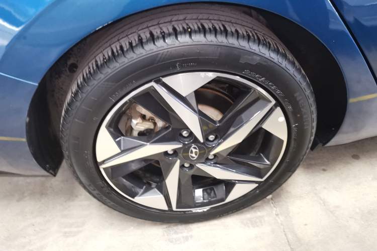 Used Hyundai Elantra 2021 1.5L CVT LUX Prestige Edition
