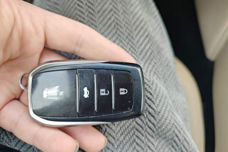 Used Toyota Crown 2015 2.0T Fashion Edition
