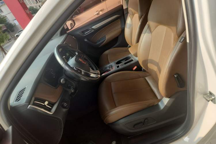 Used Roewe i6 2017 20T Automatic Internet ZhiZun Edition