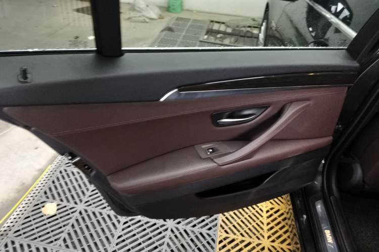 Used BMW 5 Series 2014 525Li Luxury Design Package
