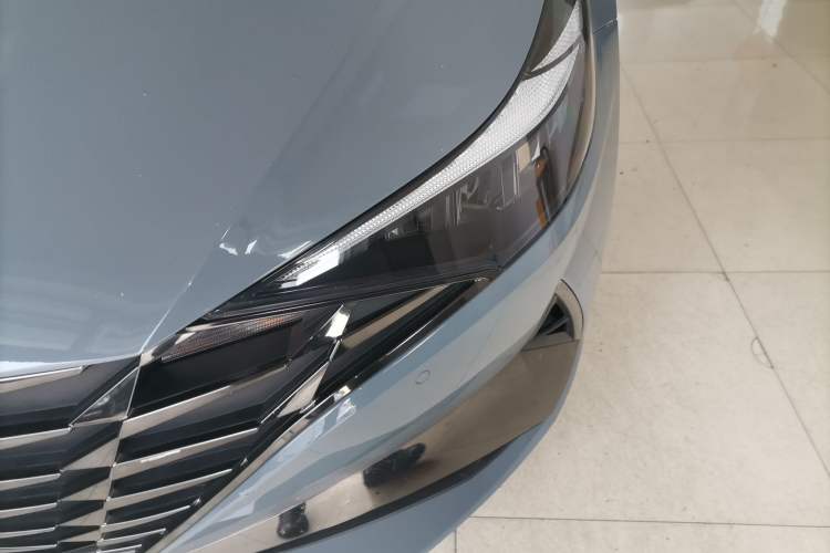 Used Hyundai Elantra 2021 1.5L CVT LUX Prestige Edition
