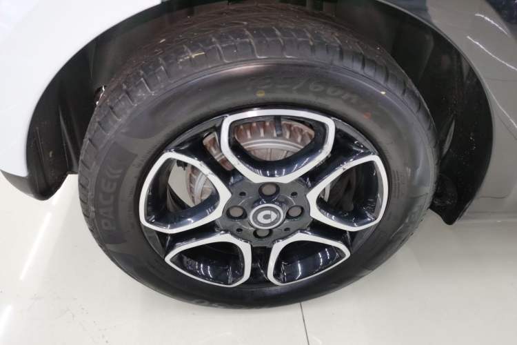 Used smart forfour 2018 0.9T 66 kW Pioneer Edition