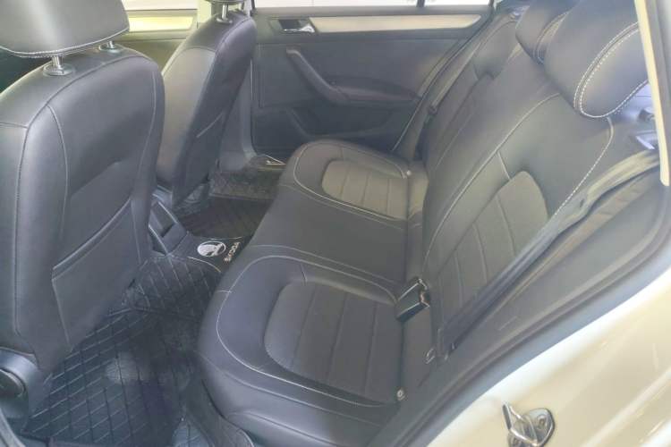 Used Skoda Rapid Spaceback 2016 Revised 1.6L Manual Chuanxing Edition