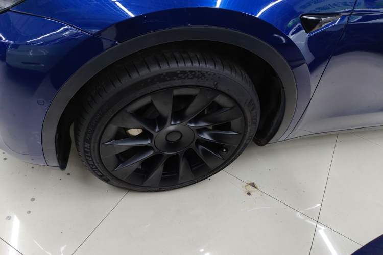 Used Tesla Model Y 2021 Long-Range All-Wheel-Drive Version
