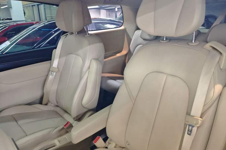 Used Buick GL8 2022 ES Landtrek 653T Luxury Edition