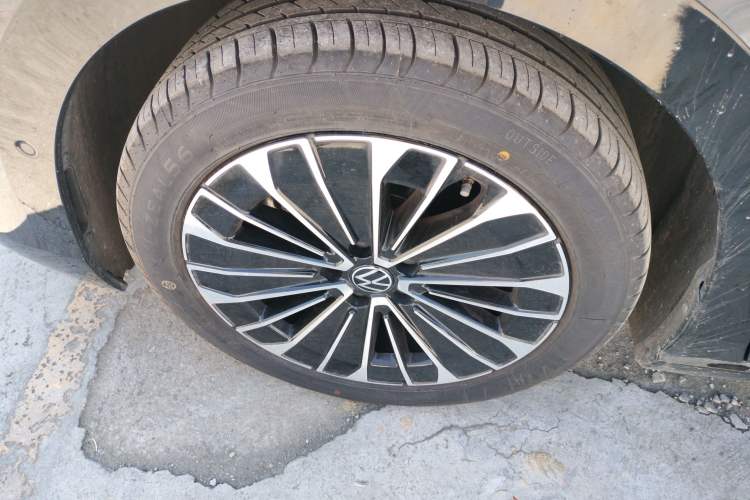 Used Volkswagen Magotan 2024 380TSI DSG Prestige Edition DaMai Package
