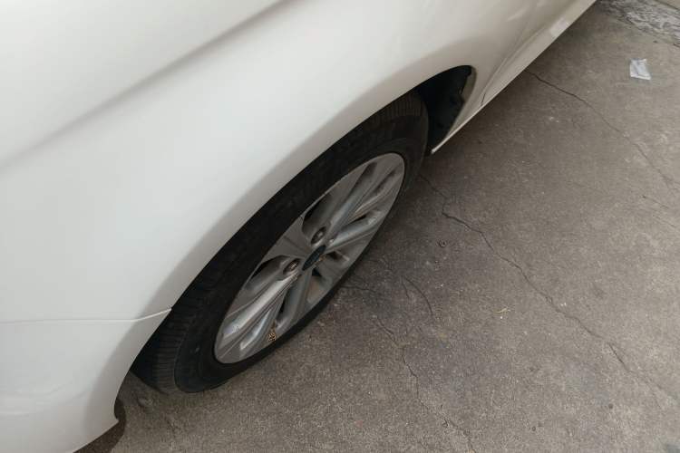 Used Ford Escort 2015 1.5L Automatic Fashion Model