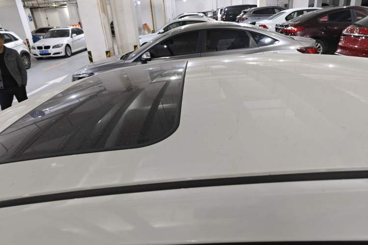 Used Venucia D60 2018 1.6L CVT Smart Connect Elite Edition
