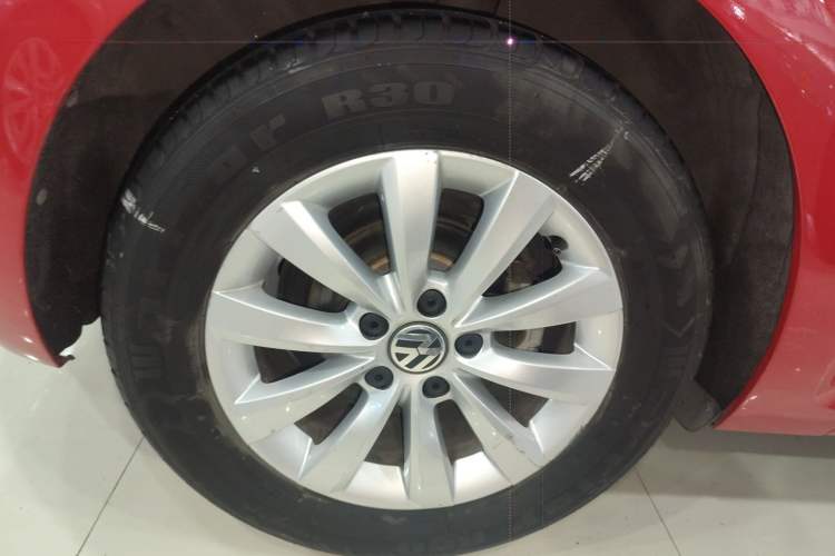 Used Volkswagen Beetle 2015 180TSI model
