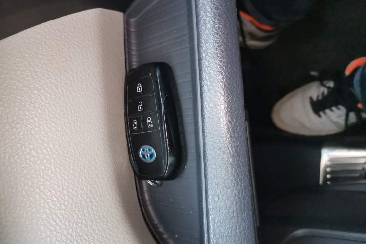 Used Toyota Sienna 2023 2.5L Hybrid Comfort Edition
