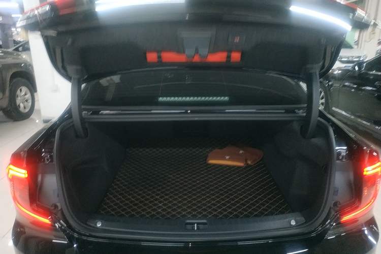 Used Volvo S90 2021 B5 Zhiyuan Luxury Edition
