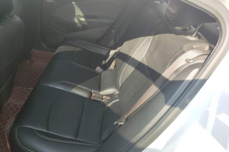 Used Chevrolet Cruze 2017 1.5L Automatic Pioneer Sunroof Edition
