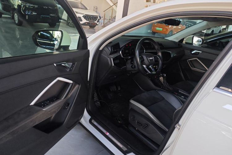 Used Audi Q3 2022 35 TFSI Fashion Dynamic Model