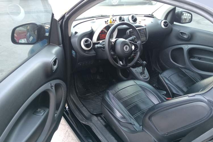 Used  fortwo 2018 1.0L 52kW Hardtop Dynamic Version China V
