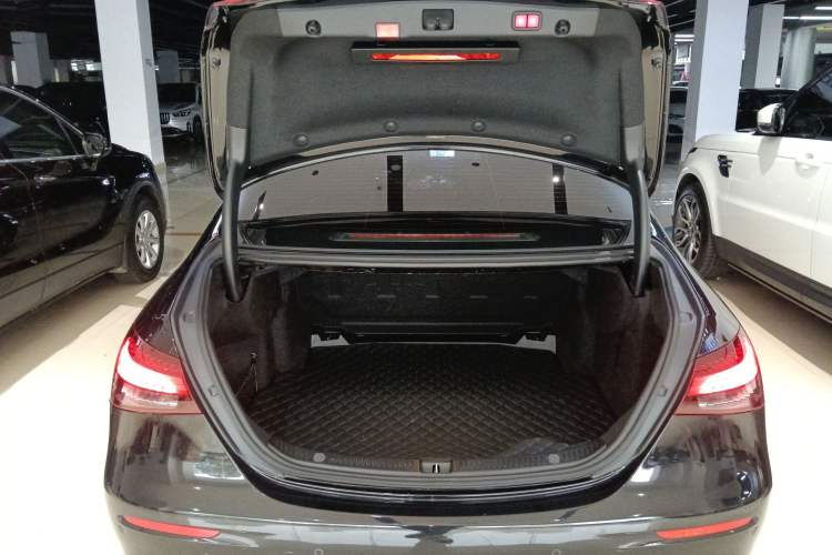 Used Mercedes-Benz E-Class 2021 Restyled E 300 L Sporty and Stylish Edition
