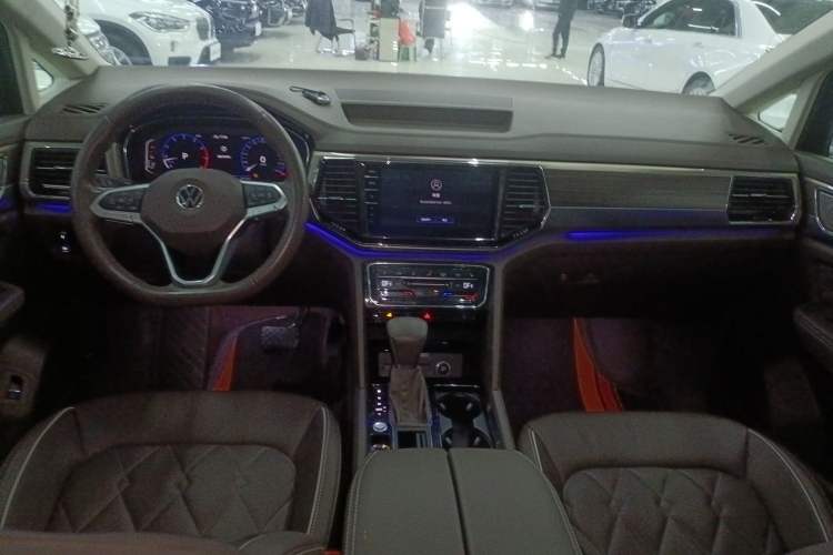 Used Volkswagen Viloran 2020 380TSI Prestige Edition
