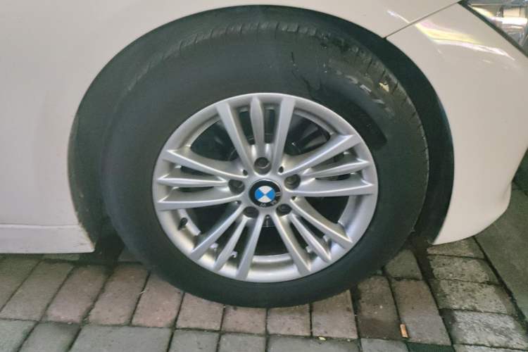 Used BMW 3 Series 2015 320Li Luxury Edition Fashion Model
