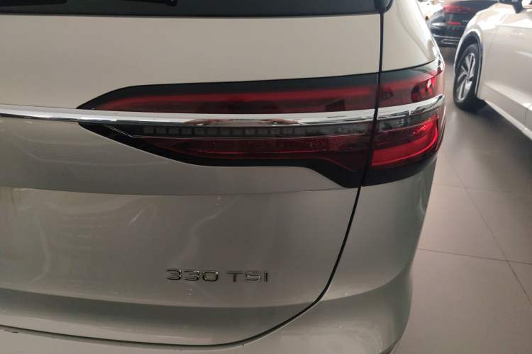 Used Volkswagen Viloran 2024 330TSI Luxury Edition
