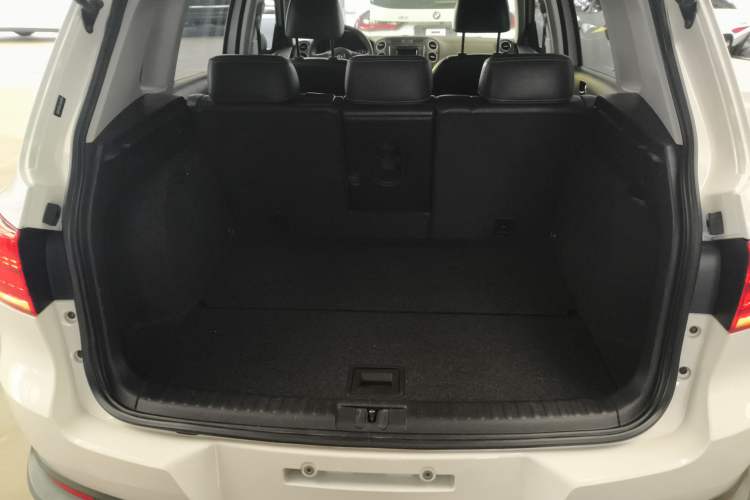 Used Volkswagen Tiguan 2017 300TSI Automatic Two-Wheel Drive Silk Road Luxury Edition
