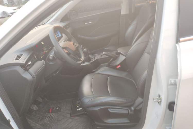 Used Roewe i5 2023 1.5L Manual Excellence Edition