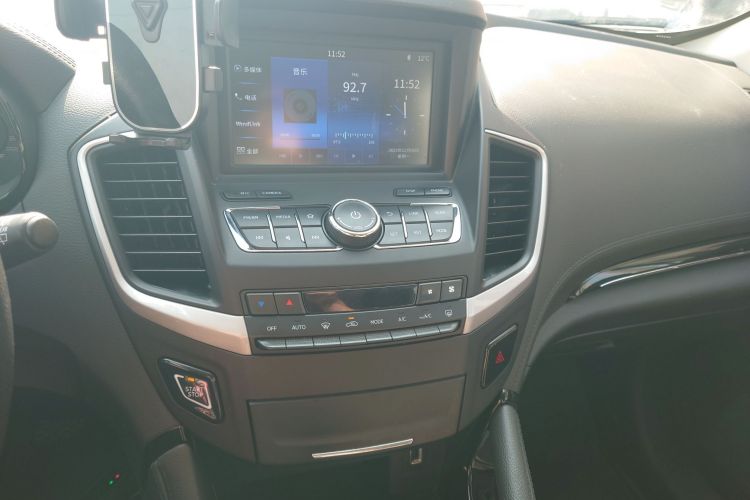 Used Dongfeng Aeolus AX7 2018 Classic 1.6T Automatic Luxury Model
