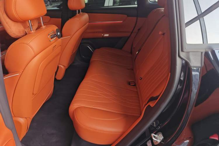 Used  Q07 2025 215 Flagship PLUS