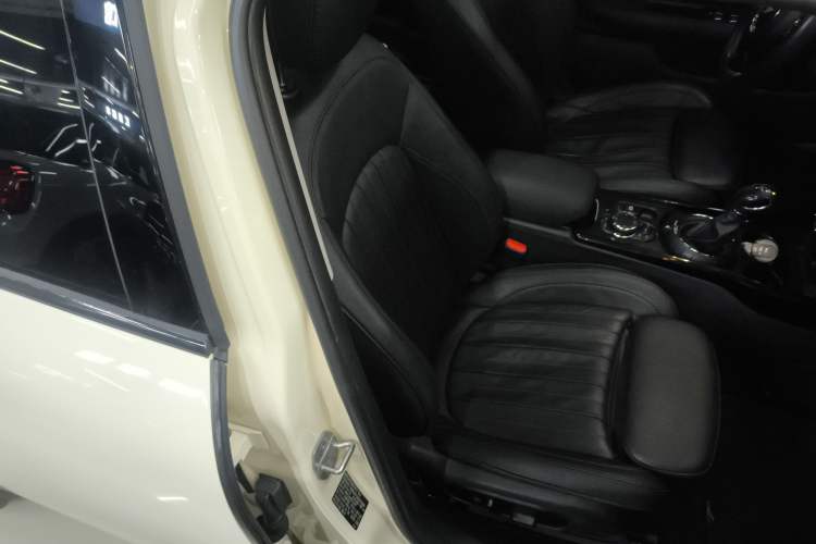 Used  Clubman 2016 Revised Version 2.0T COOPER S Connoisseur Edition
