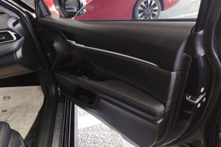 Used Toyota Camry 2021 2.0G Luxury Edition
