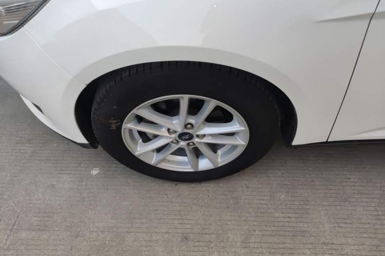 Used Ford Focus 2017 Hatchback 1.6L Automatic Fashion Edition Smart Drive Version
