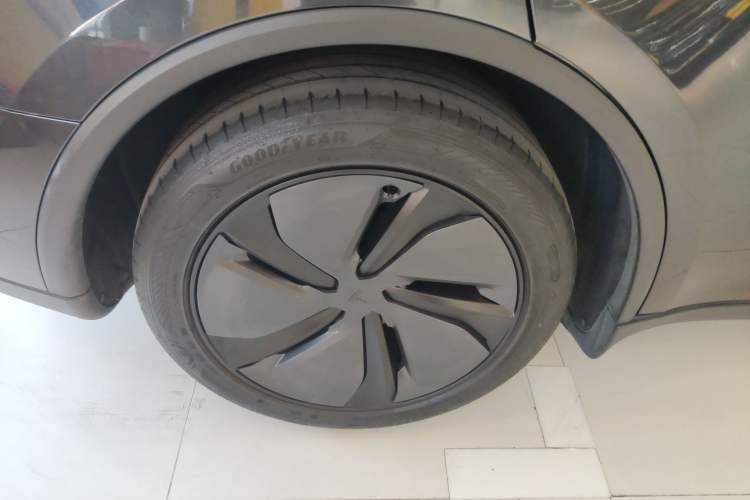 Used Tesla Model Y 2025 Rear-Wheel Drive First Edition