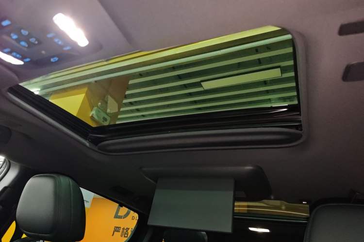 Used Toyota Sienna 2021 2.5L Hybrid Platinum Edition