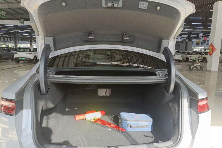 Used BYD Han 2025 DM-i Intelligent Driving Edition 125KM LiDAR Flagship Model
