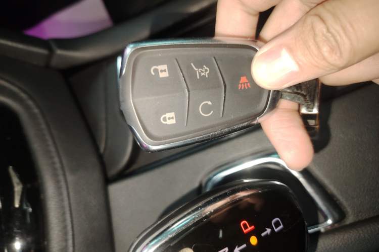 Used Cadillac XT5 2018 25T Luxury Model
