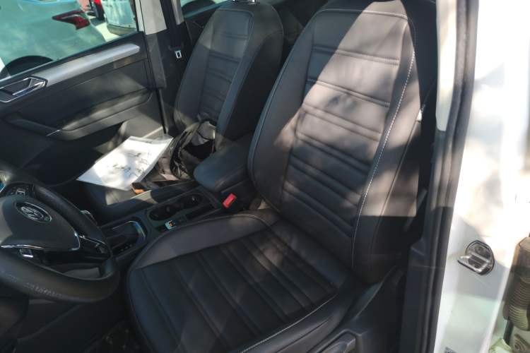 Used Volkswagen Touran 2018 Volkswagen Touran L 280TSI DSG Boundary Edition 7 Seats China VI Standard
