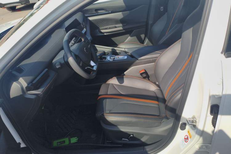 Used Changan UNI-V 2024 1.5T Luxury Edition
